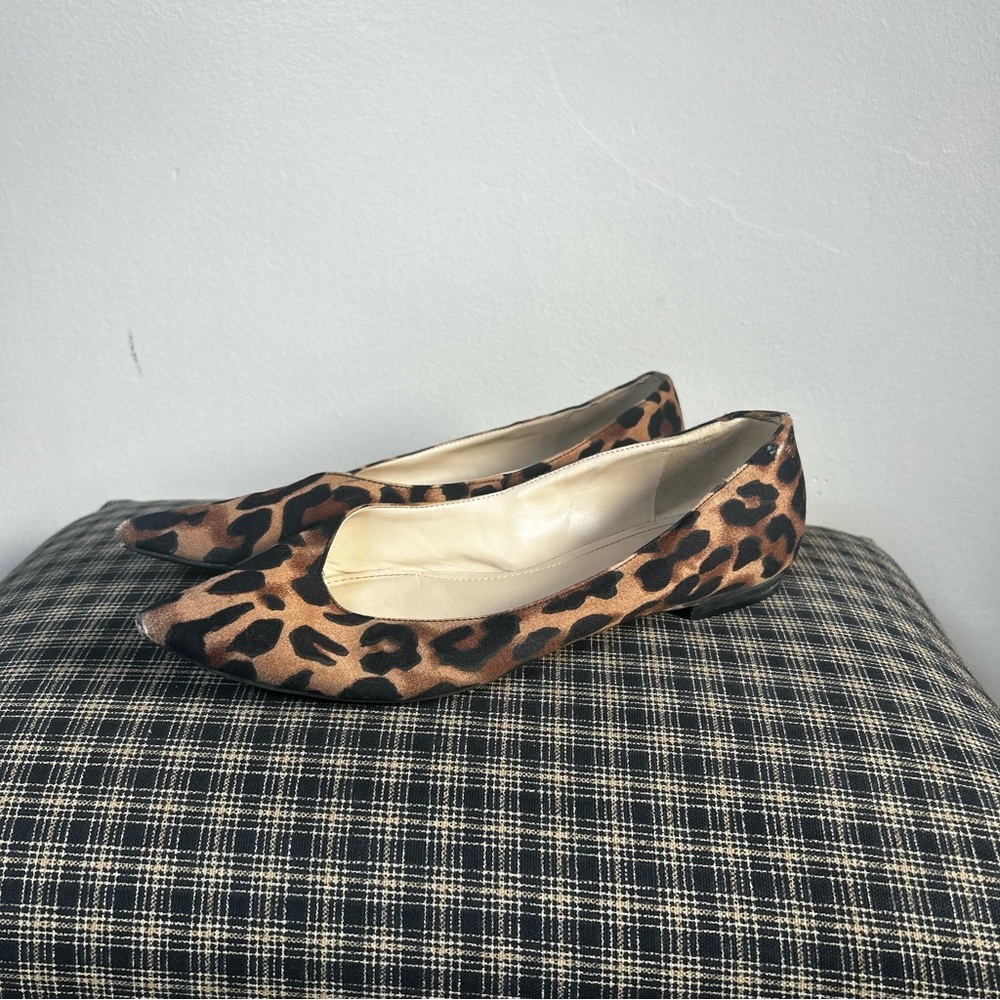 Marc‎ Fisher Leopard Print Pointed Toe Flats Women Size 8.5